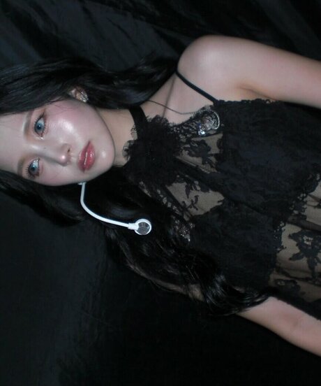 Mina Myoi model top image