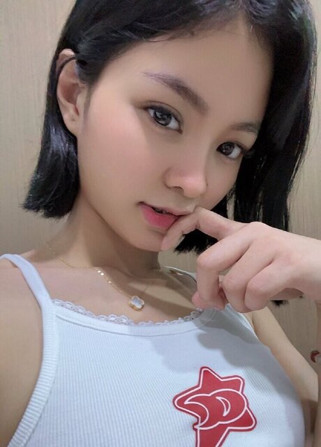 Breabanana adult actress gallery