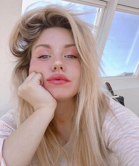 blonde midget onlyfans hot sexy picture