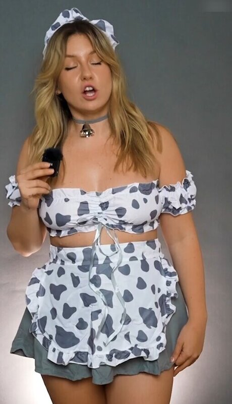 KellyMissesvlog model perfect images