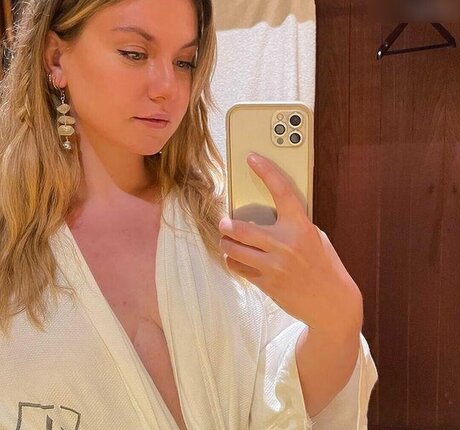 KellyMissesvlog exclusive model galleries