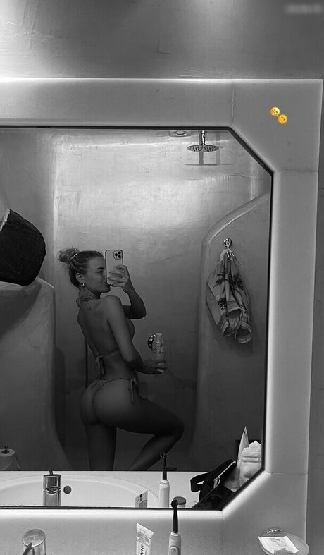 Leonie brrr star free pictures