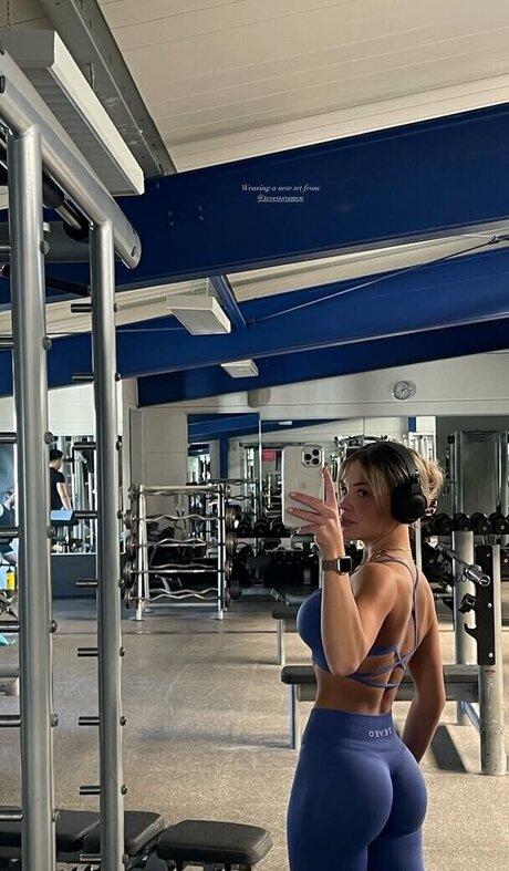 Leonie brrr hd model pics