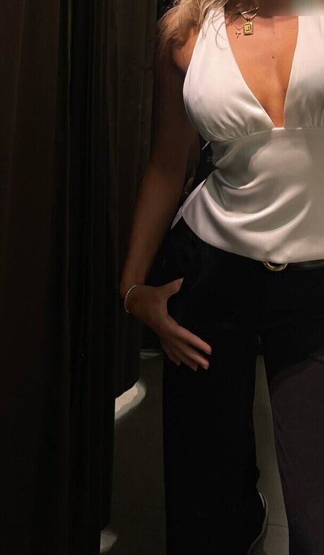 Leonie brrr exclusive pornstar images