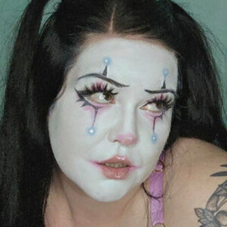 trisarahtopless86 hot pornstar img