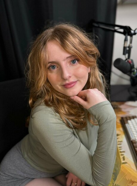 Krysttl xxx model pics