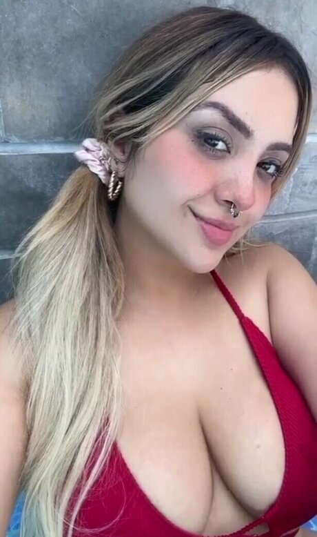 AriGameplays art model photos