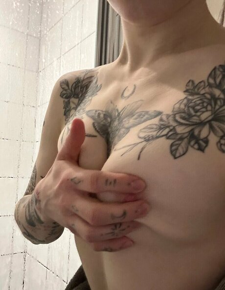 Cyber rue star perfect photo