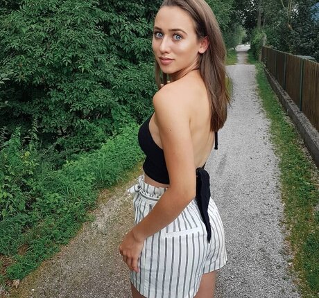 Paulina Wallner porn actress galleries