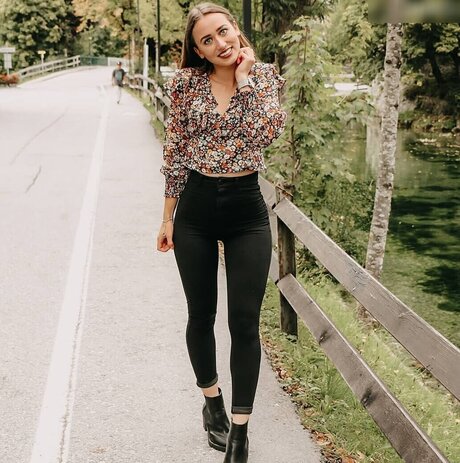 female popular onlyfans pornos gallery