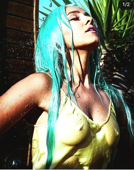 latina shemale onlyfans top pic