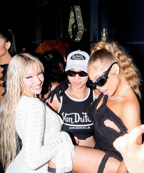 famous ladyboy onlyfans pornos archive