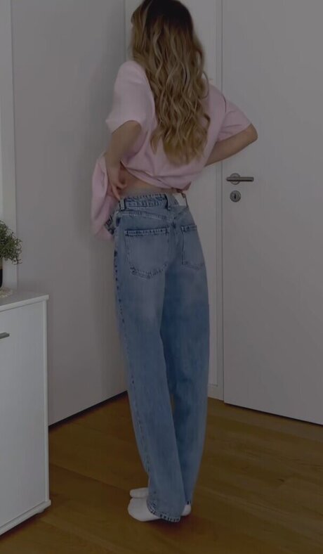 black kitty onlyfans top pic