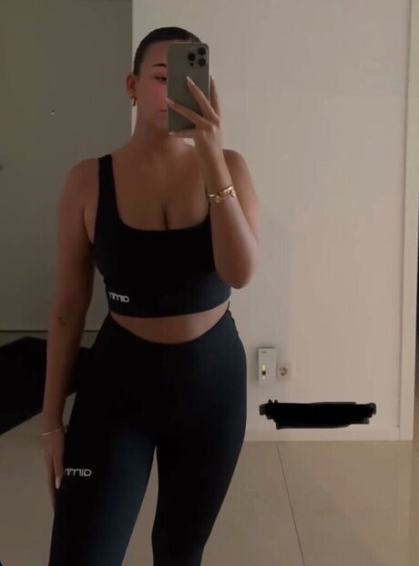 female influencer onlyfans sexy images