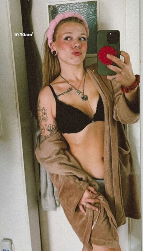 vanny flowerchild porn model photo