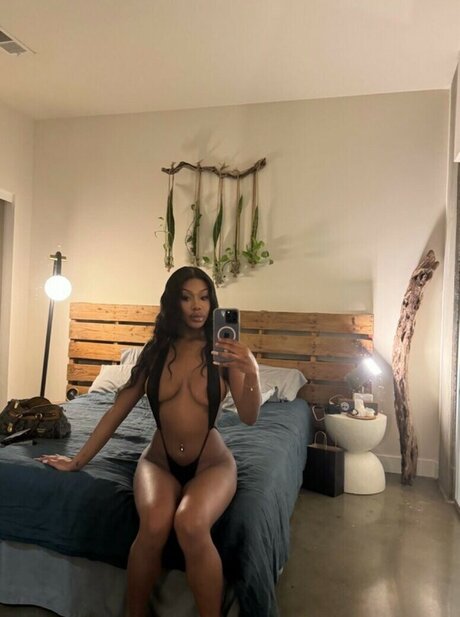 Magicalc000ch model pornographic picture