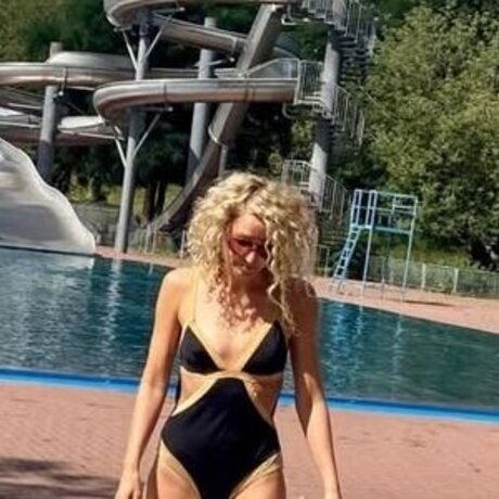 Aline von Drateln high quality star photos