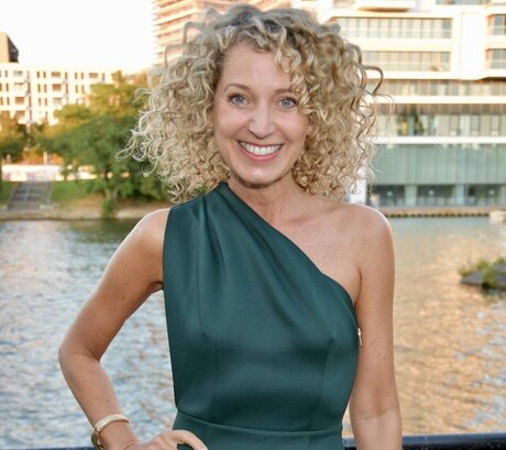 Aline von Drateln naked actress image