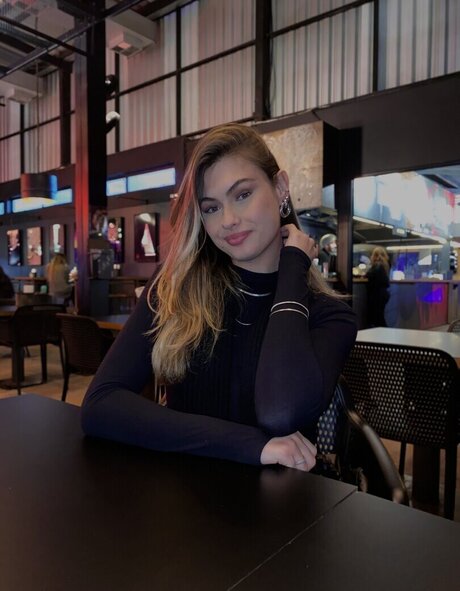 Iane Deville model pretty photos