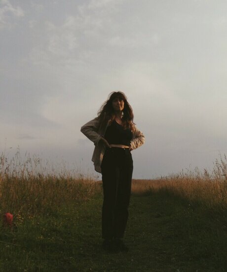 Anna St Louis pretty star img