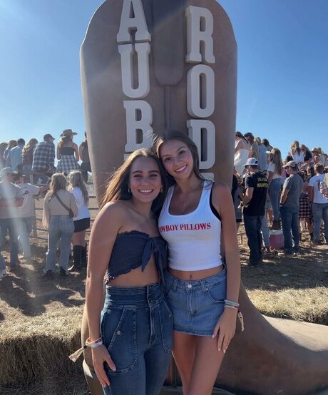 Mia Steele hot pornstar pics