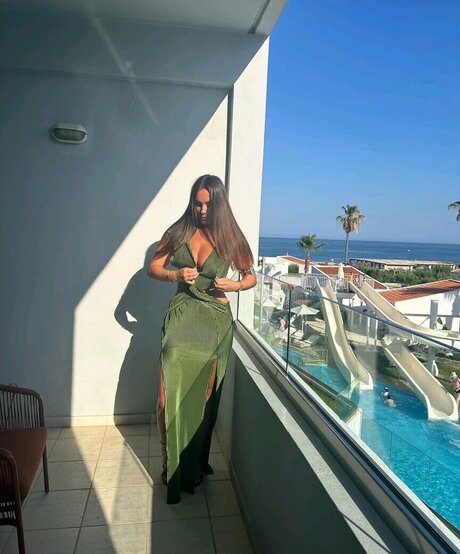 Maddison Maye star pretty galleries