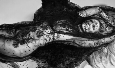 Lara Stone nude star picture