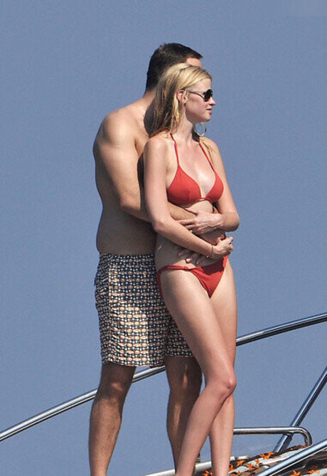 Lara Stone beautiful actress pics