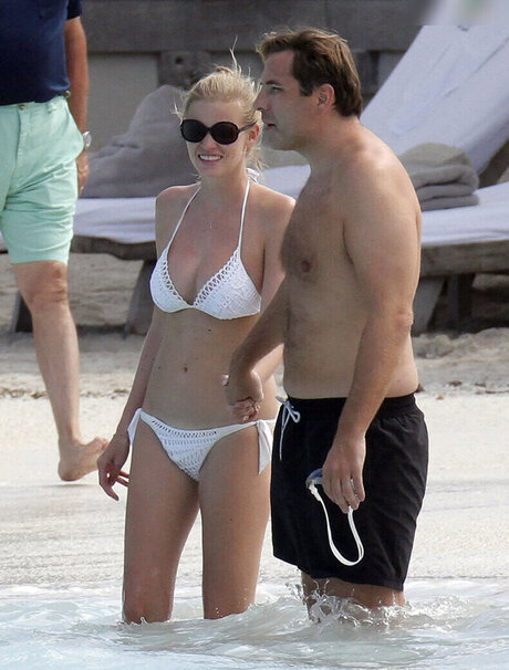 Lara Stone hot star images