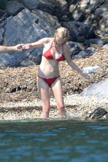 feet teen onlyfans beautiful naked pics