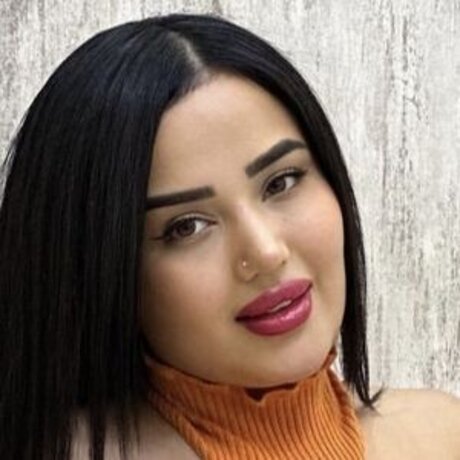 Melek Azad model picture