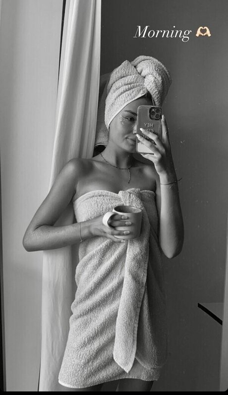 Laura Block free actress photo