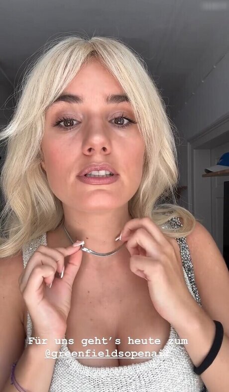 Laura Block pornstar sex pictures