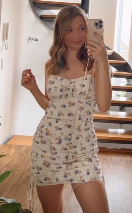 thick latina milf onlyfans sexy pic