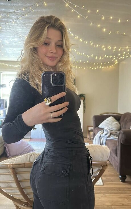 massage therapist onlyfans pornographic photos