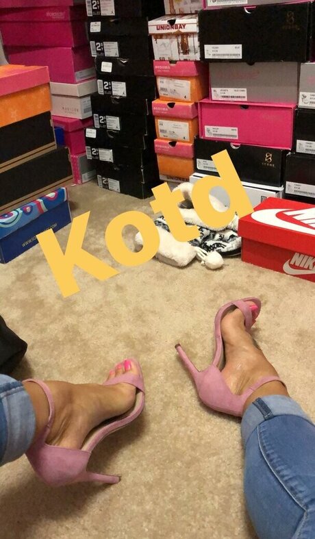 Emelh827 nude actress pictures