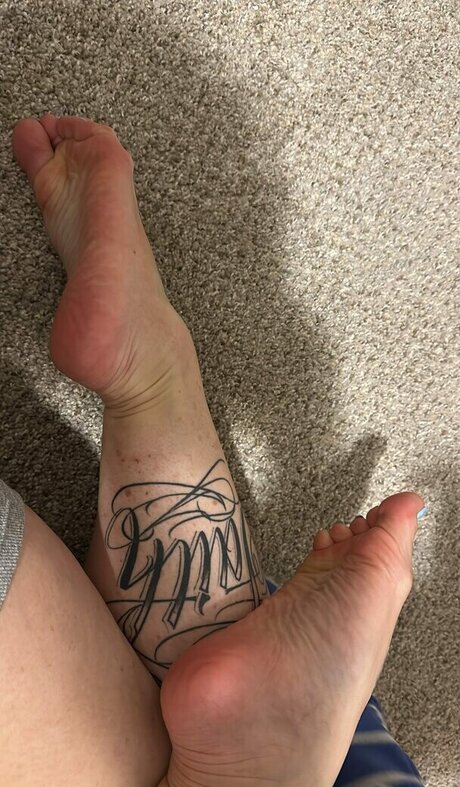 Emelh827 pornstar naked img