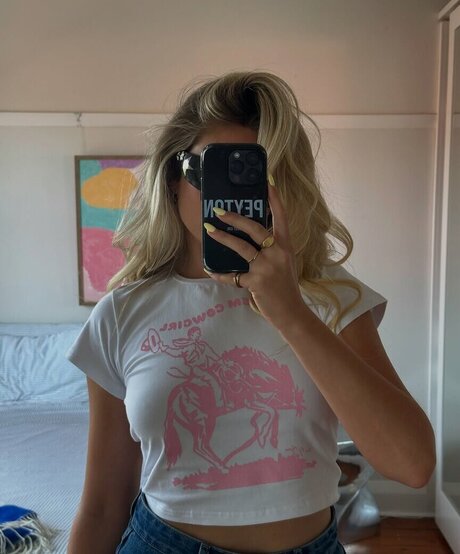 Peyton Cole hot actress image