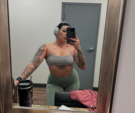 Hopemfnoe pretty actress pics