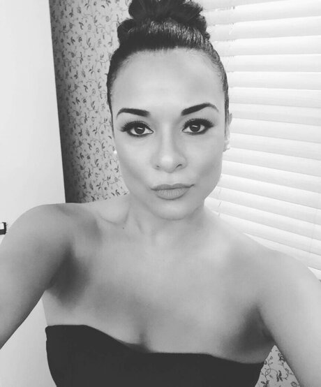 Alisa Reyes porn model archive