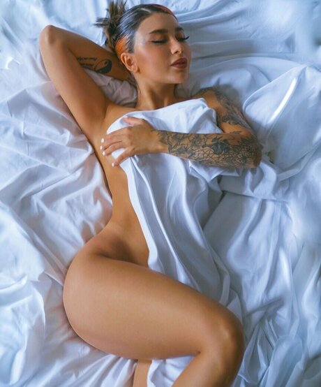 shemale handjob onlyfans pretty image