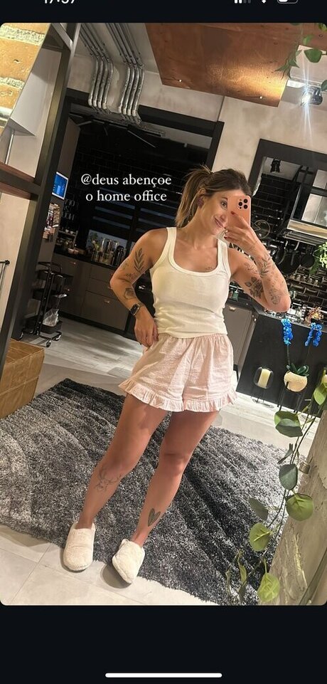 Mari Palma nude model pic