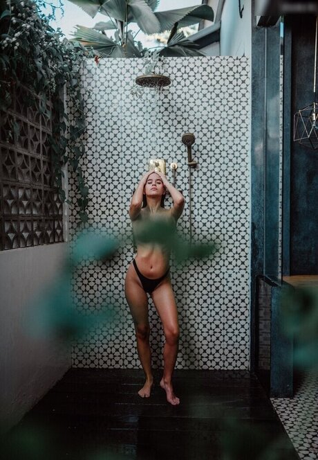 horny girls onlyfans hot sexy photo