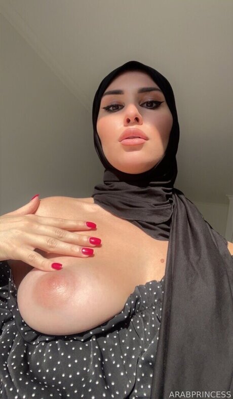 Malena DeRose model pretty image