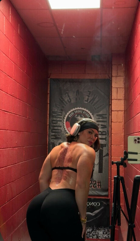 nicolecarluccii nude star img