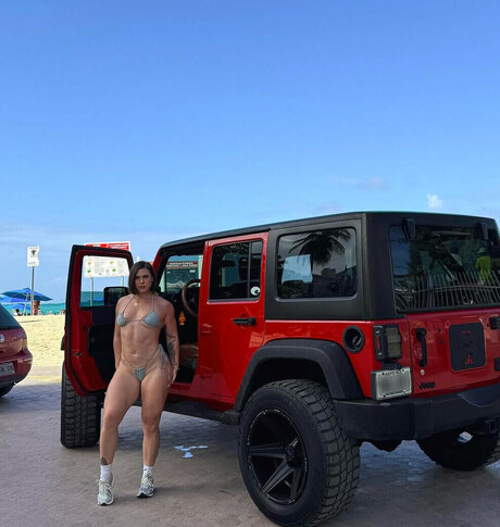 nicolecarluccii star nude photo