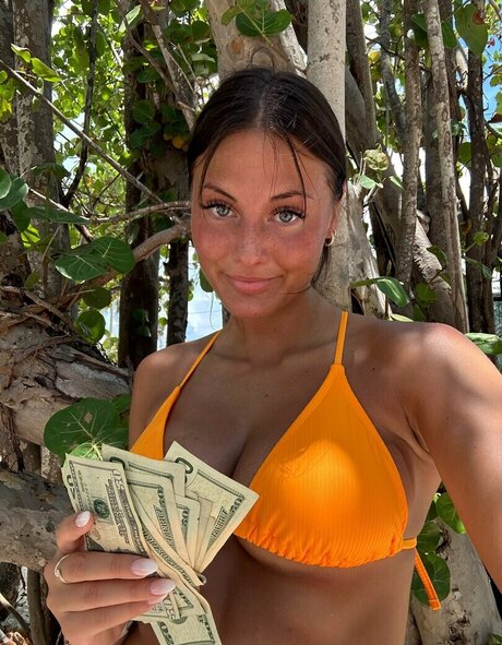 Kylie Mogen free pornstar images