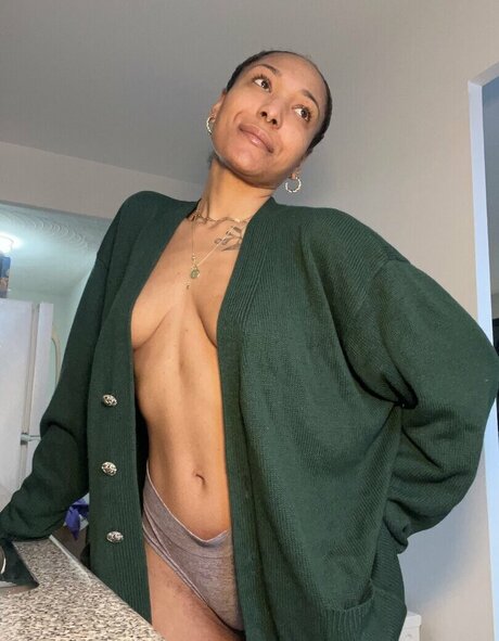 Leo London sexy star pictures