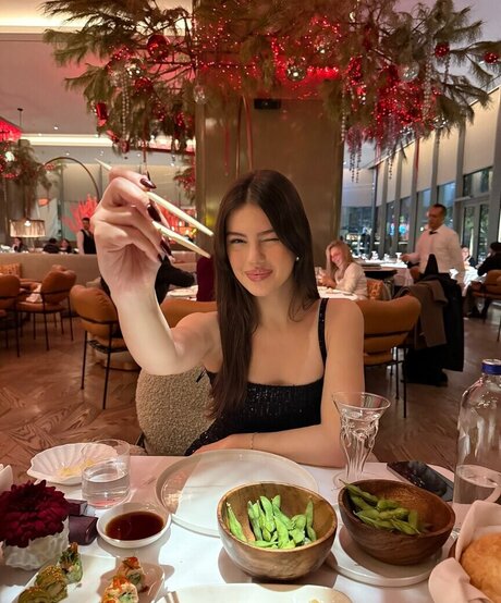 Sinem Melek Co kun sexy pornstar galleries