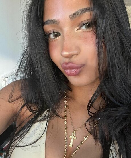 imanimalikaa beautiful actress picture